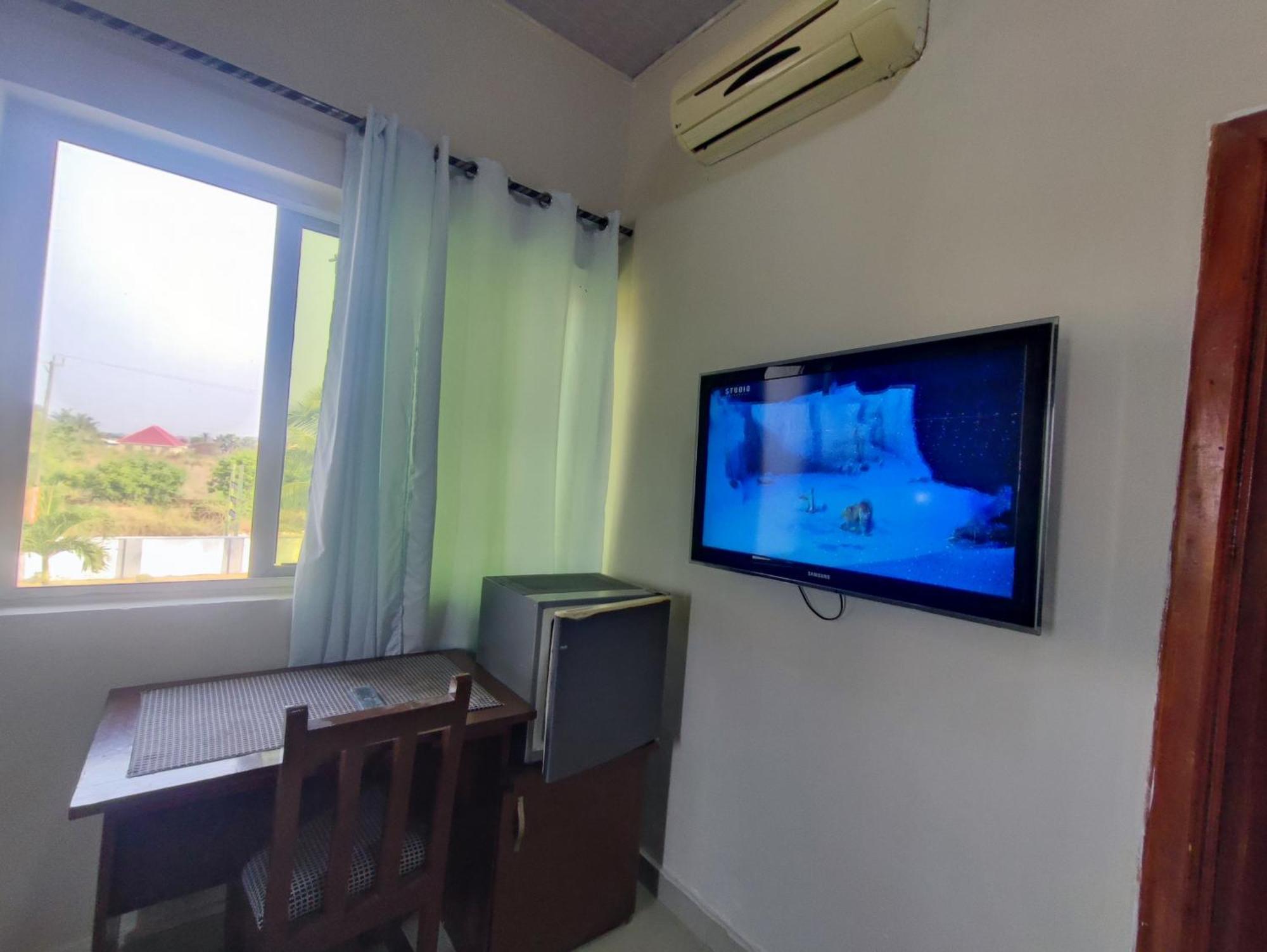 Готель Ellisa Hospitality And Spa Аккра Екстер'єр фото