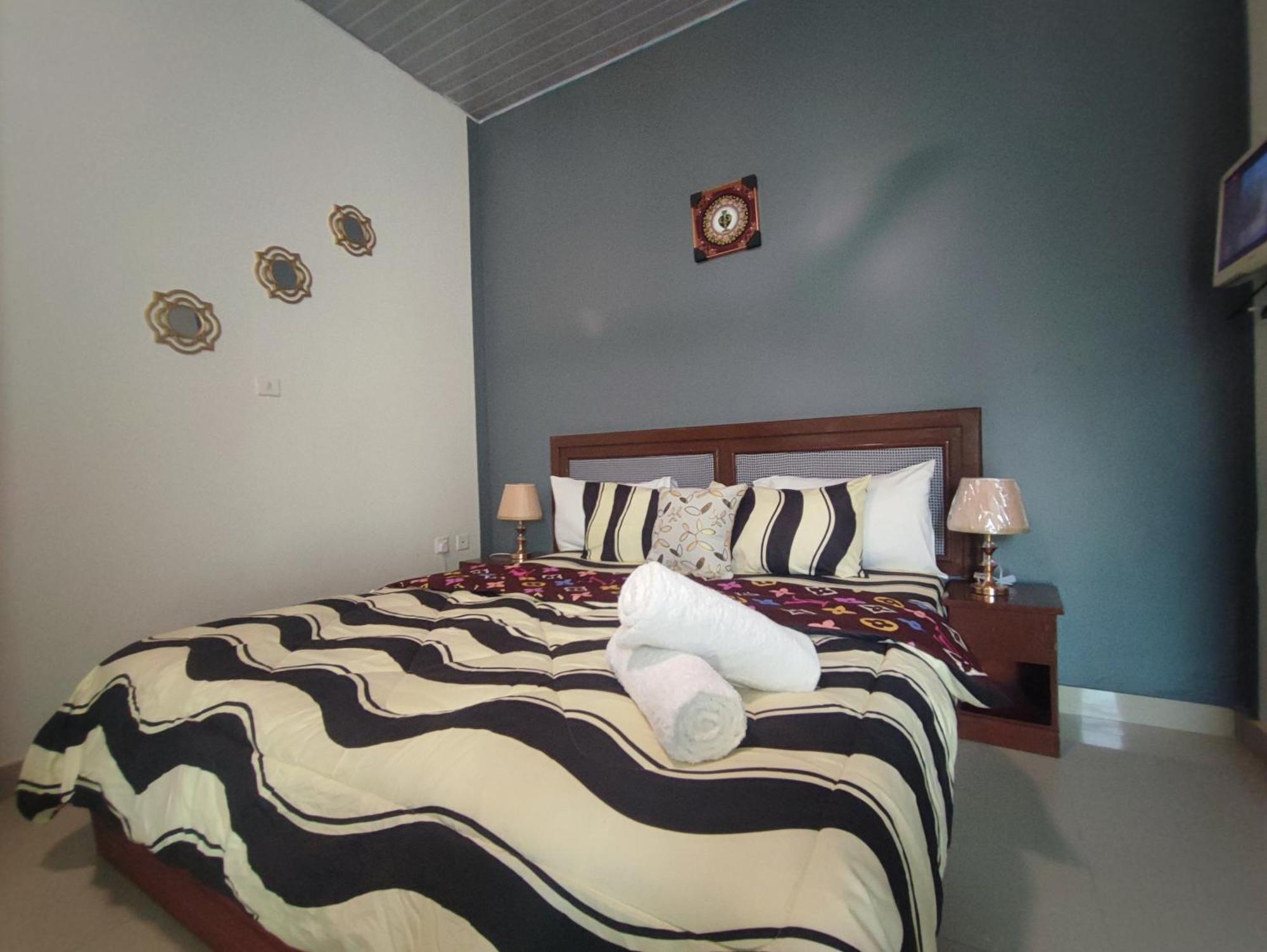 Готель Ellisa Hospitality And Spa Аккра Екстер'єр фото