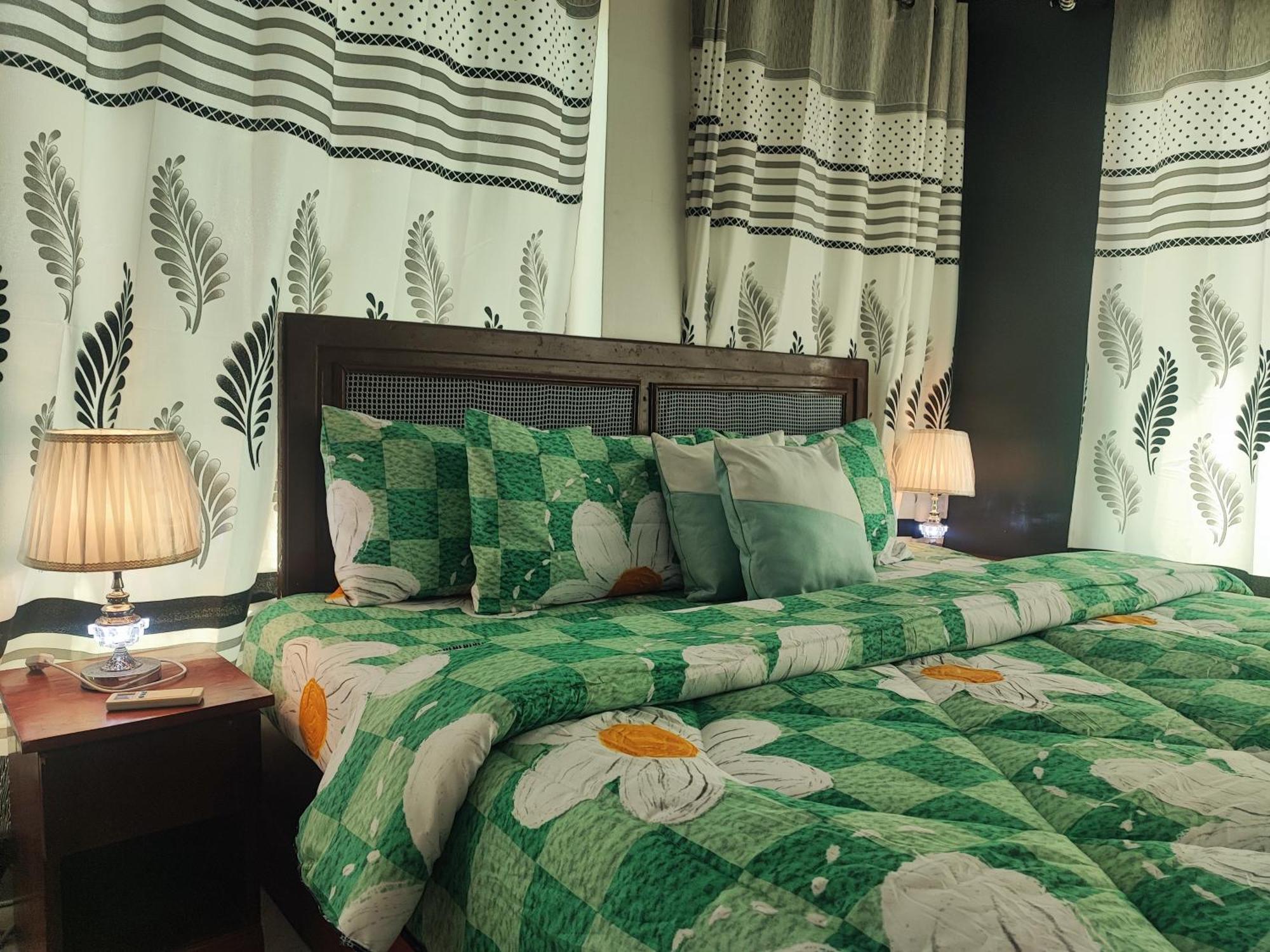 Готель Ellisa Hospitality And Spa Аккра Екстер'єр фото