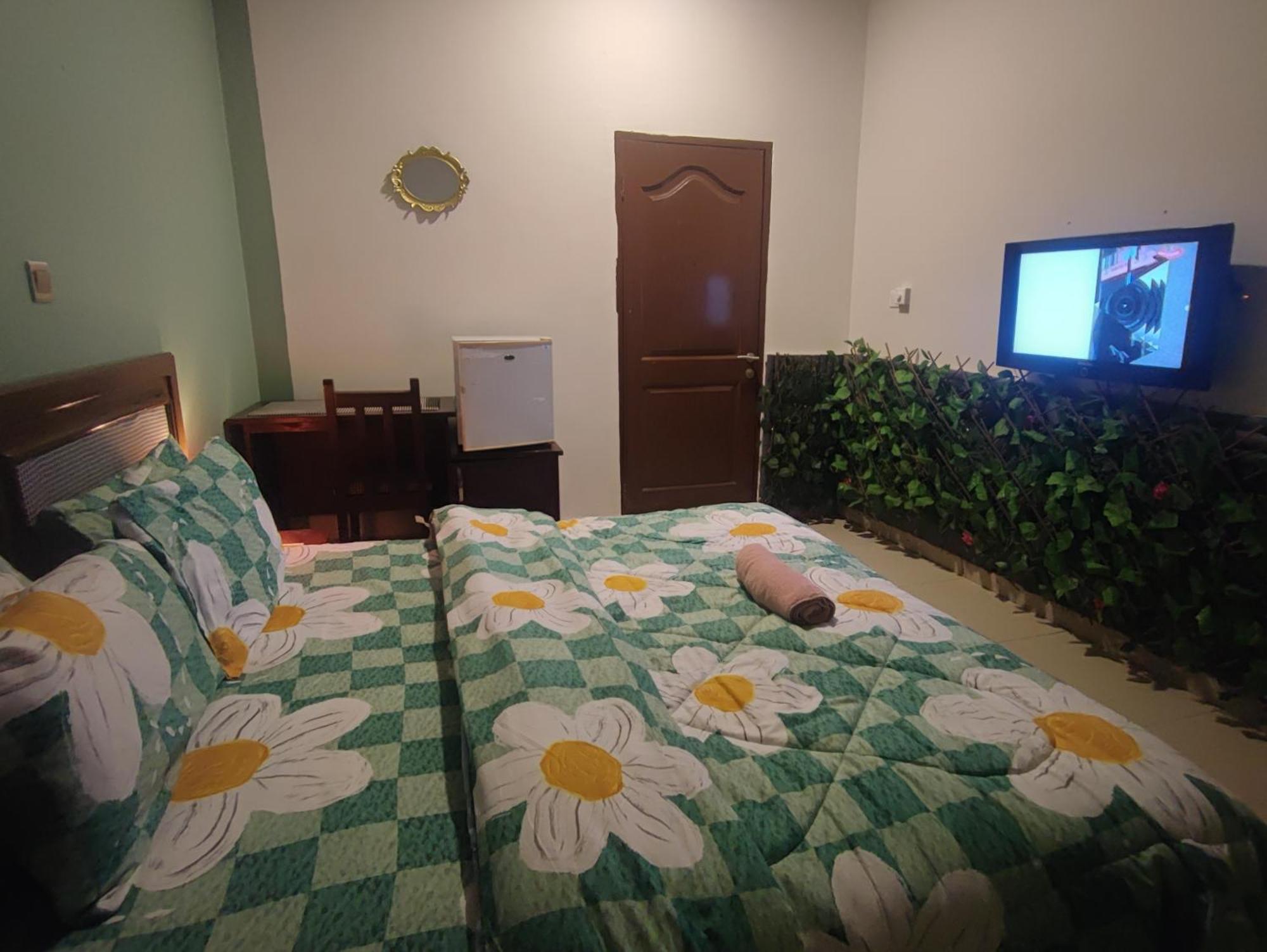 Готель Ellisa Hospitality And Spa Аккра Екстер'єр фото