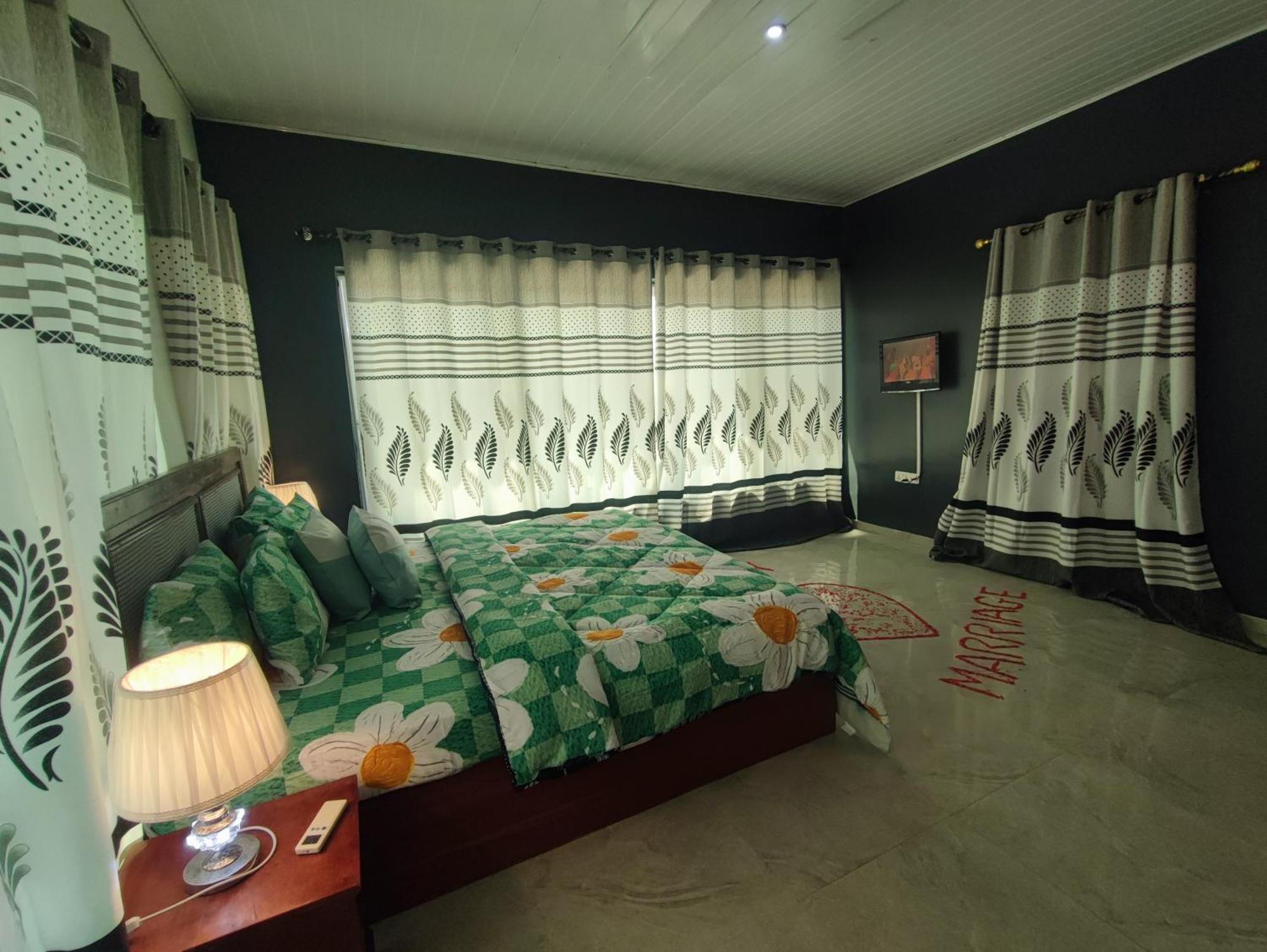 Готель Ellisa Hospitality And Spa Аккра Екстер'єр фото